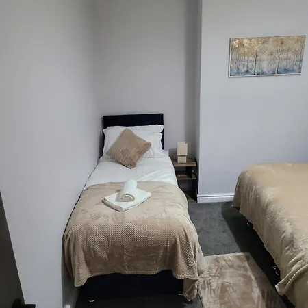 4 Bedroom House Apartment