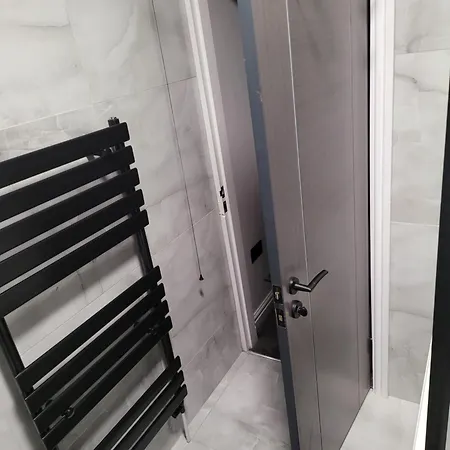 4 Bedroom House * Leeds (West Yorkshire)